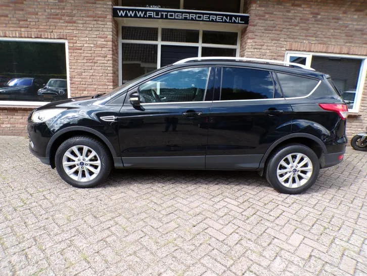 Ford Kuga 2015 photo 2