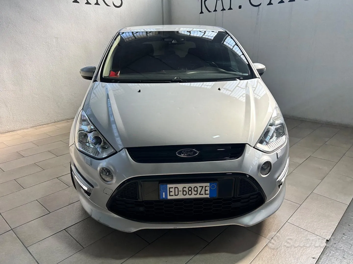 Ford S-Max 2010 photo 4