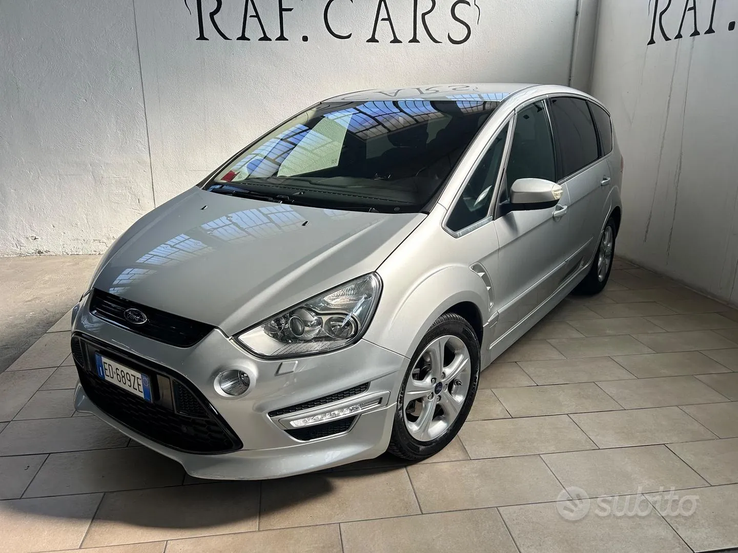 Ford S-Max 2010 photo 2