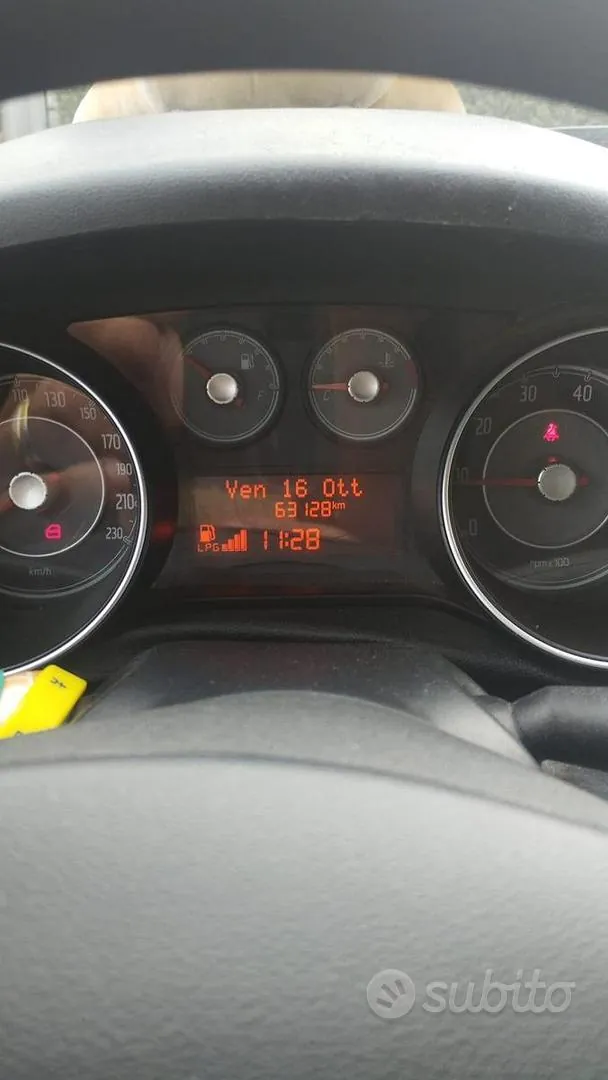 Fiat Punto 2013 photo 3