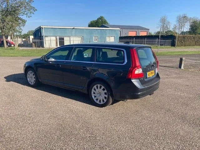 Volvo V70 2012 photo 3