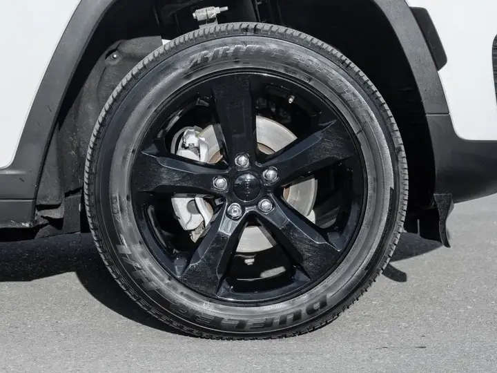 Jeep Grand Cherokee 2025 photo 4