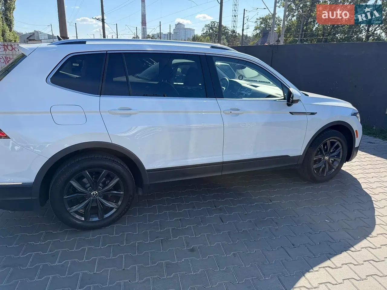 Volkswagen Tiguan 2024 photo 5