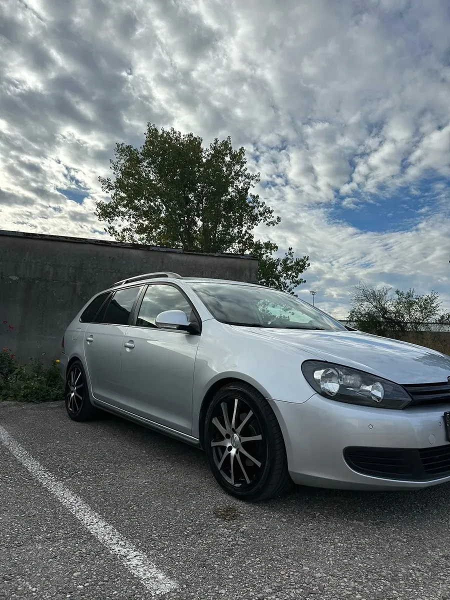 Volkswagen Golf 2010 photo 2