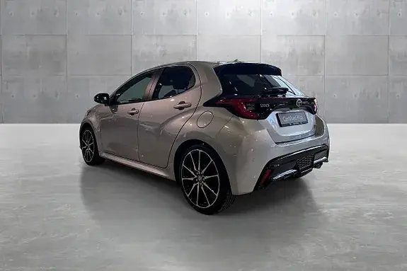 Toyota Yaris 2023 photo 3