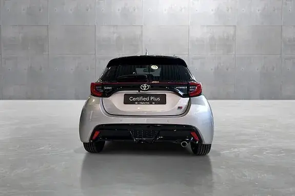 Toyota Yaris 2023 photo 4