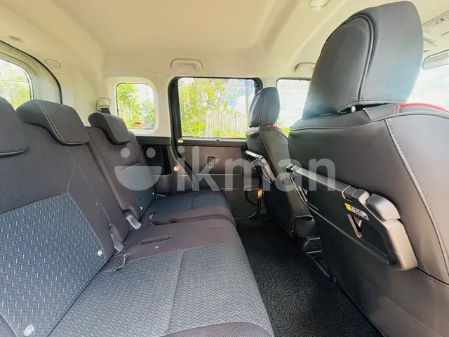 Toyota Roomy 2022 photo 2