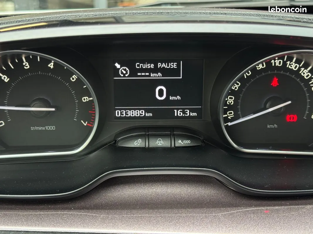 Peugeot 2008 2015 photo 5