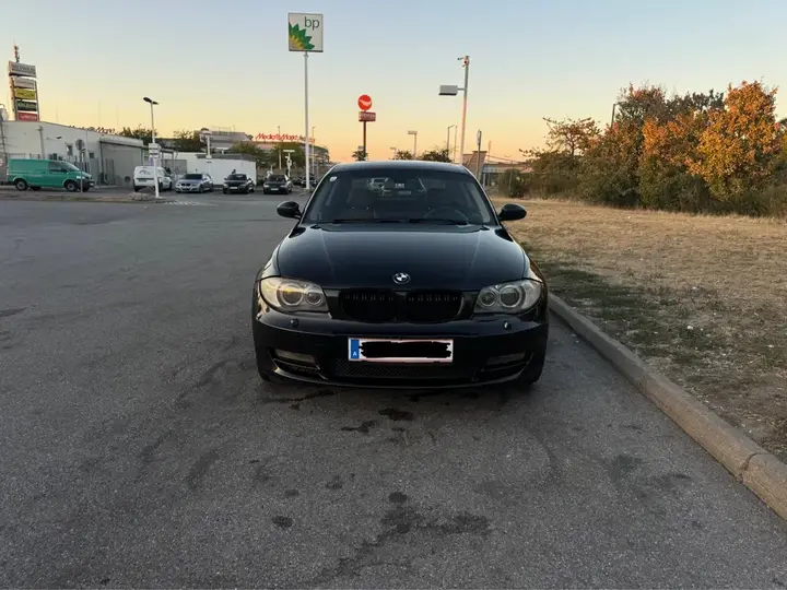 BMW 1 Series 2008 photo 2