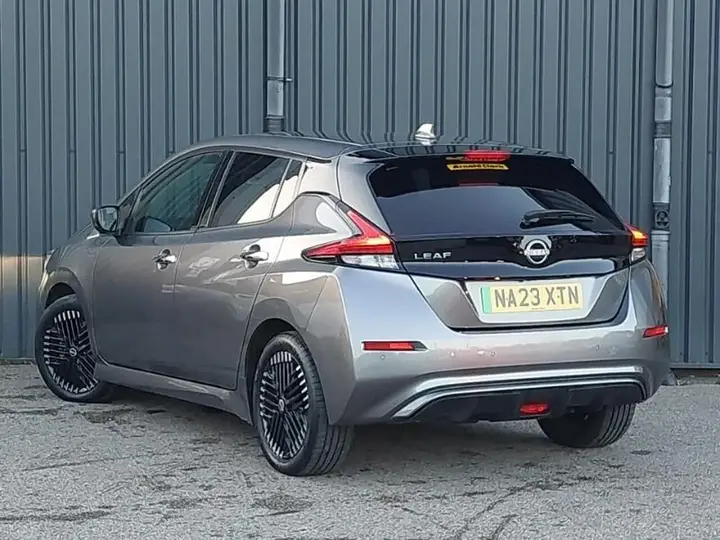 Nissan Leaf 2023 photo 2