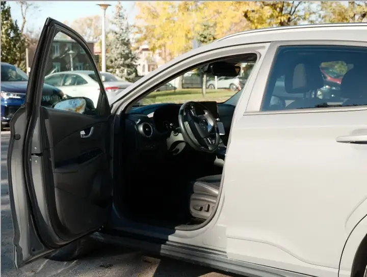 Hyundai Kona 2023 photo 2