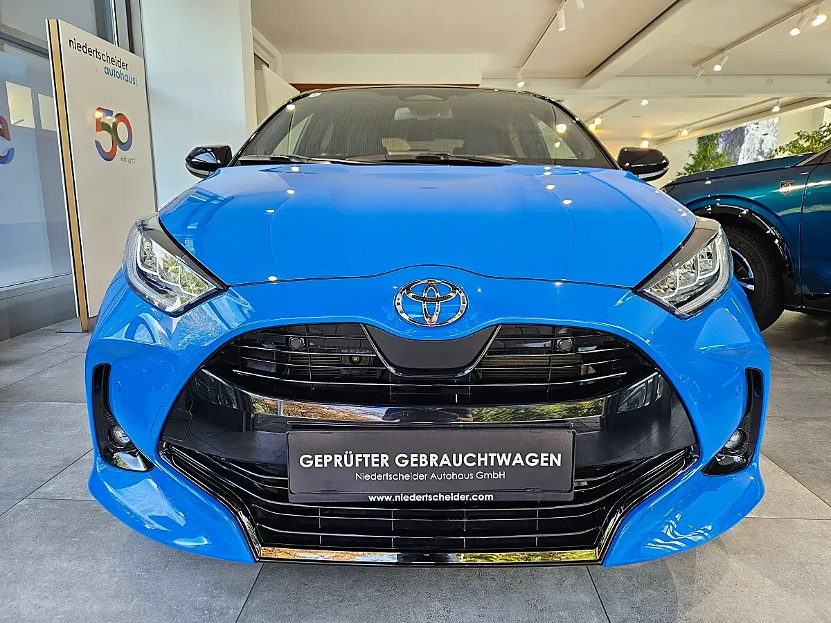 Toyota Yaris 2024 photo 2