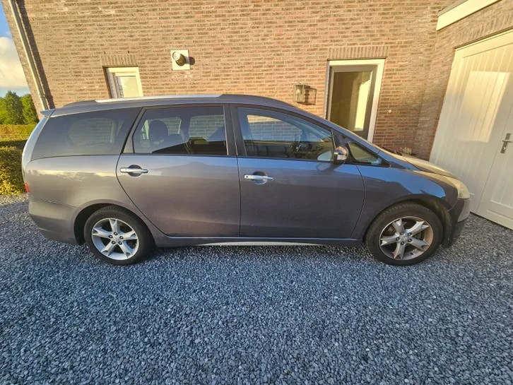 Mitsubishi Grandis