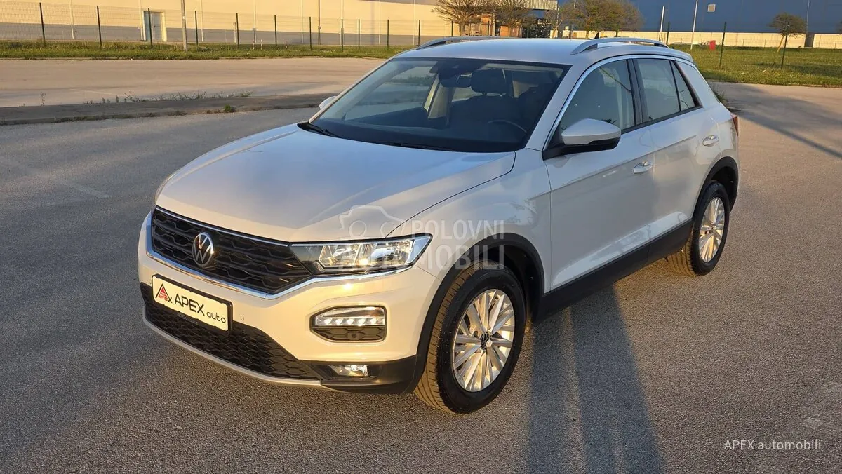 Volkswagen T-Roc 2021 photo 2