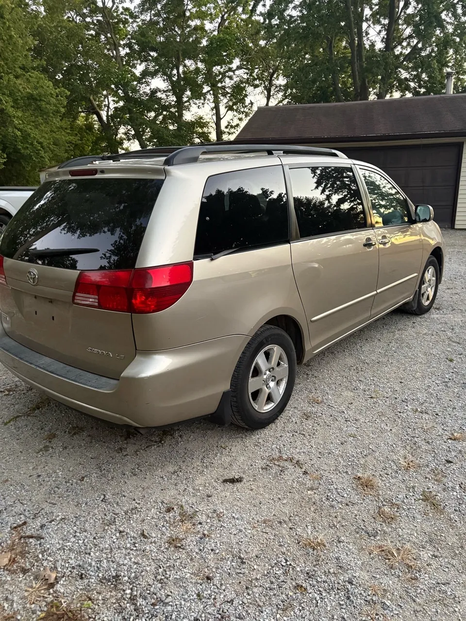 Toyota Sienna 2004 photo 3