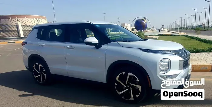 Mitsubishi Outlander 2023 photo 5