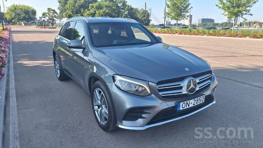 Mercedes-Benz Glc 2016 photo 2