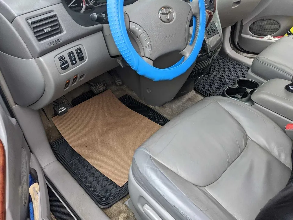 Toyota Sienna 2005 photo 4