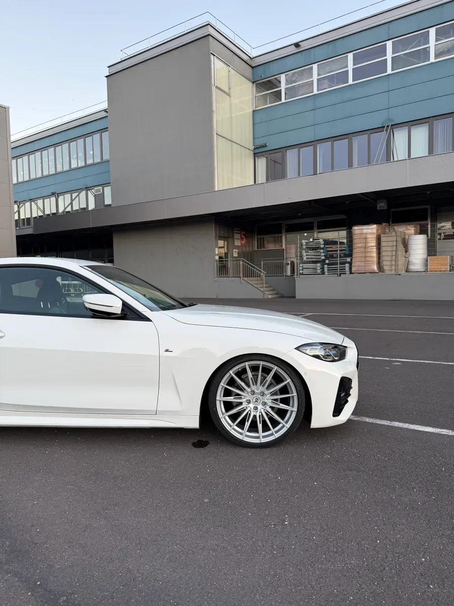 BMW 4 Series 2023 photo 3
