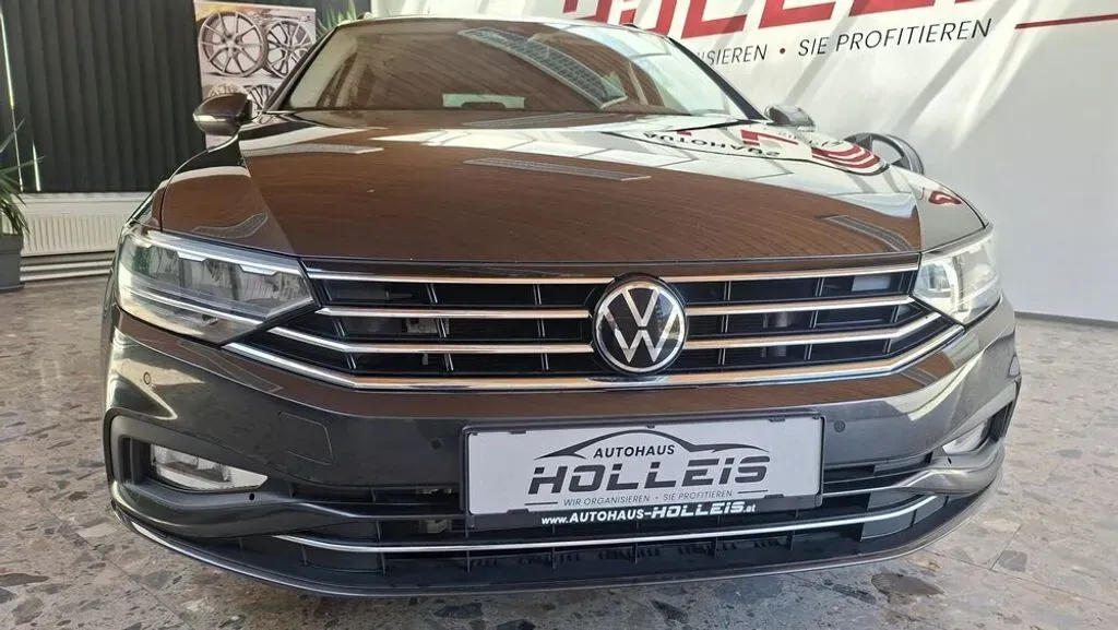 Volkswagen Passat 2022 photo 2