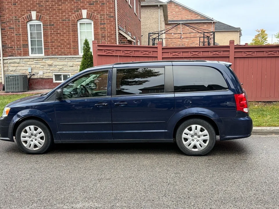 Dodge Caravan 2016 photo 3