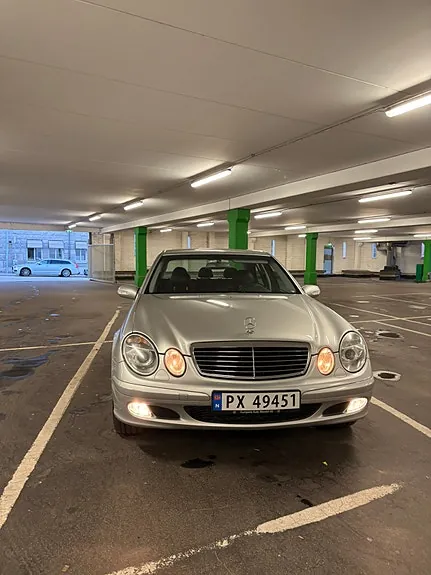 Mercedes-Benz E-Class 2005 photo 4