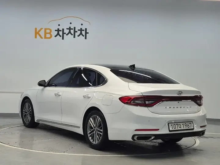 Hyundai Grandeur 2018 photo 2