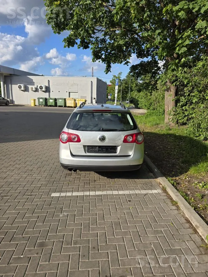 Volkswagen Passat 2009 photo 5