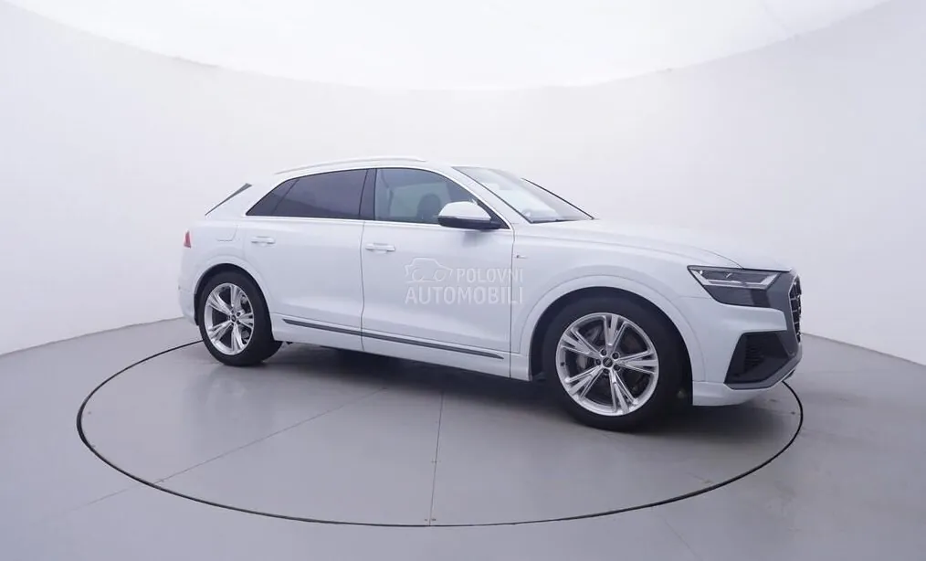 Audi Q8 2022 photo 2