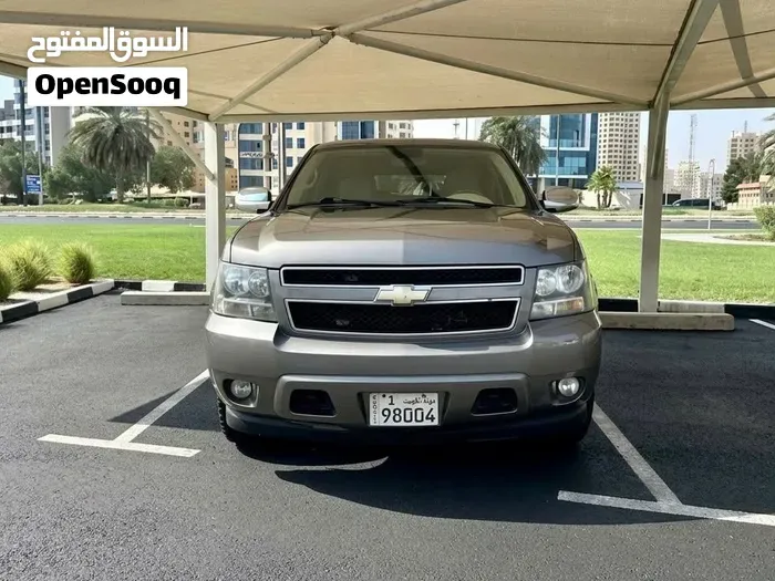 Chevrolet Tahoe 2011 photo 2