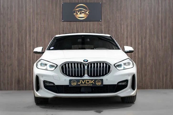 BMW 1 Series 2022 photo 3