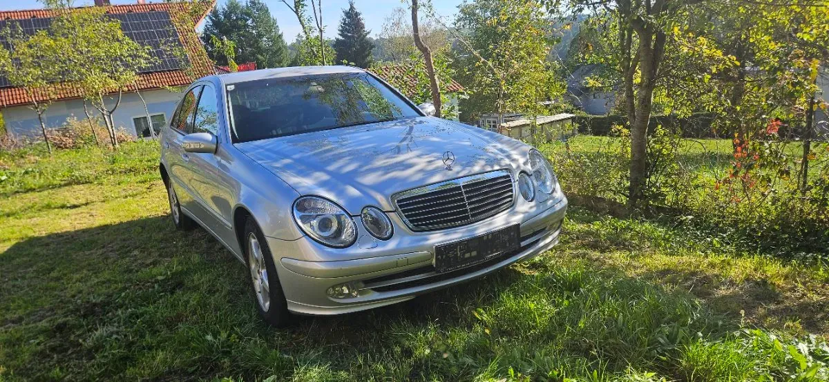 Mercedes-Benz E-Class 2003 photo 3