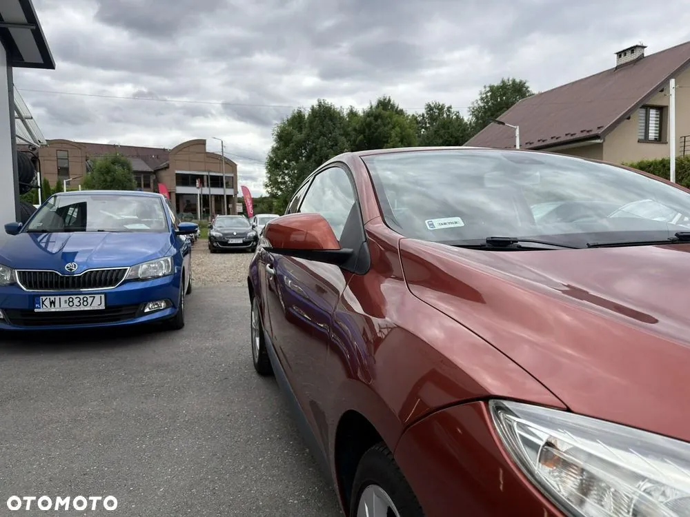 Renault Megane 2010 photo 2