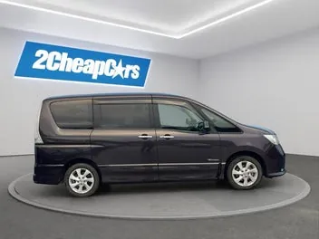 Nissan Serena 2012 photo 5