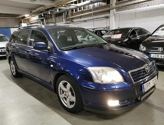 Toyota Avensis 2004 photo 2