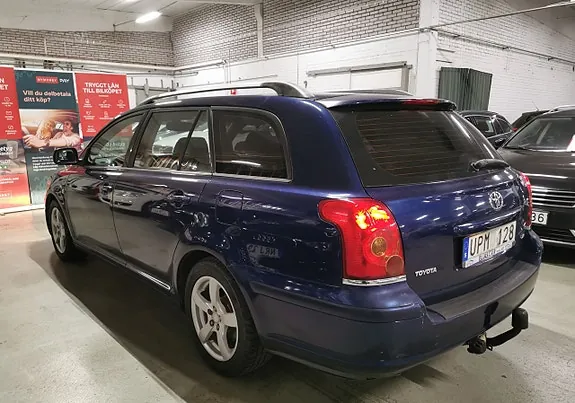 Toyota Avensis 2004 photo 3