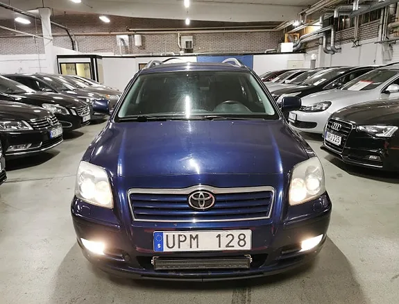 Toyota Avensis 2004 photo 5