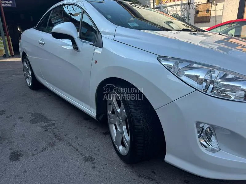 Peugeot 308 2011 photo 2