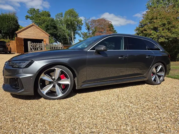 Audi Rs4 Avant 2018 photo 4