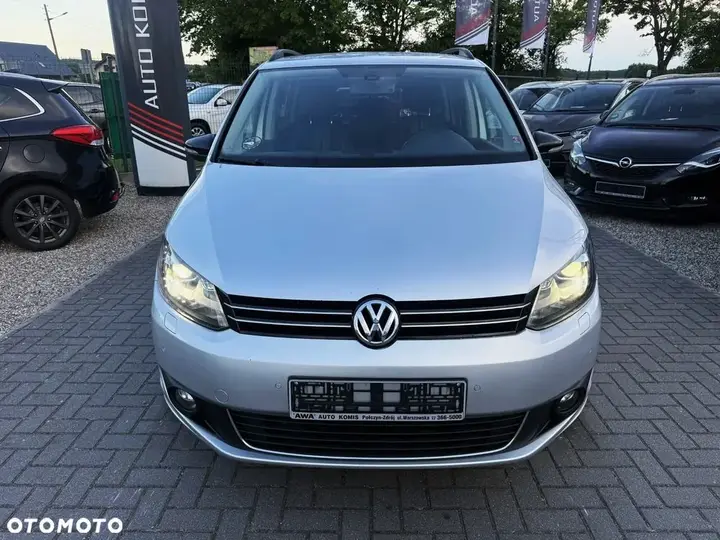 Volkswagen Touran 2013 photo 2