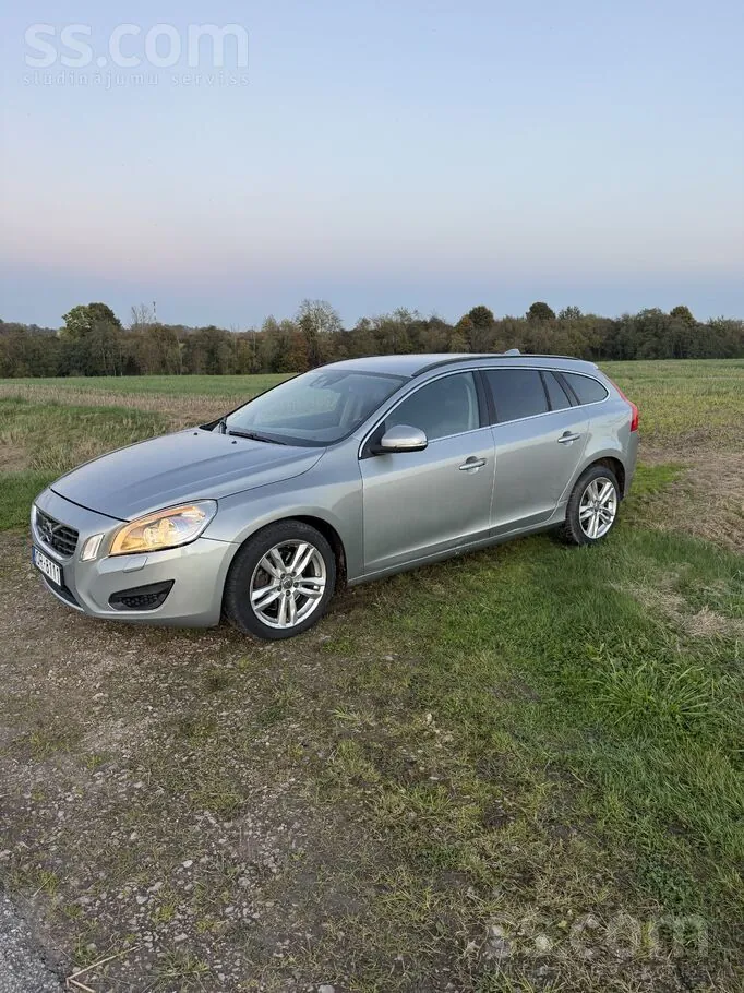 Volvo V60 2011 photo 2
