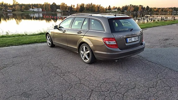 Mercedes-Benz C200 2010 photo 3