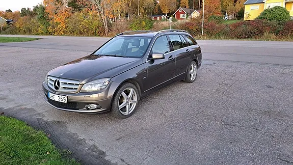 Mercedes-Benz C200 2010 photo 4