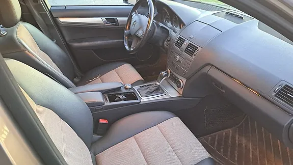 Mercedes-Benz C200 2010 photo 5
