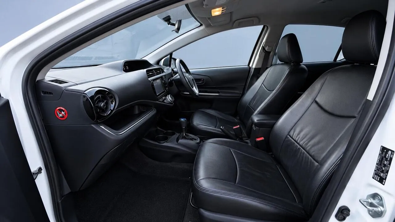 Toyota Aqua 2015 photo 4