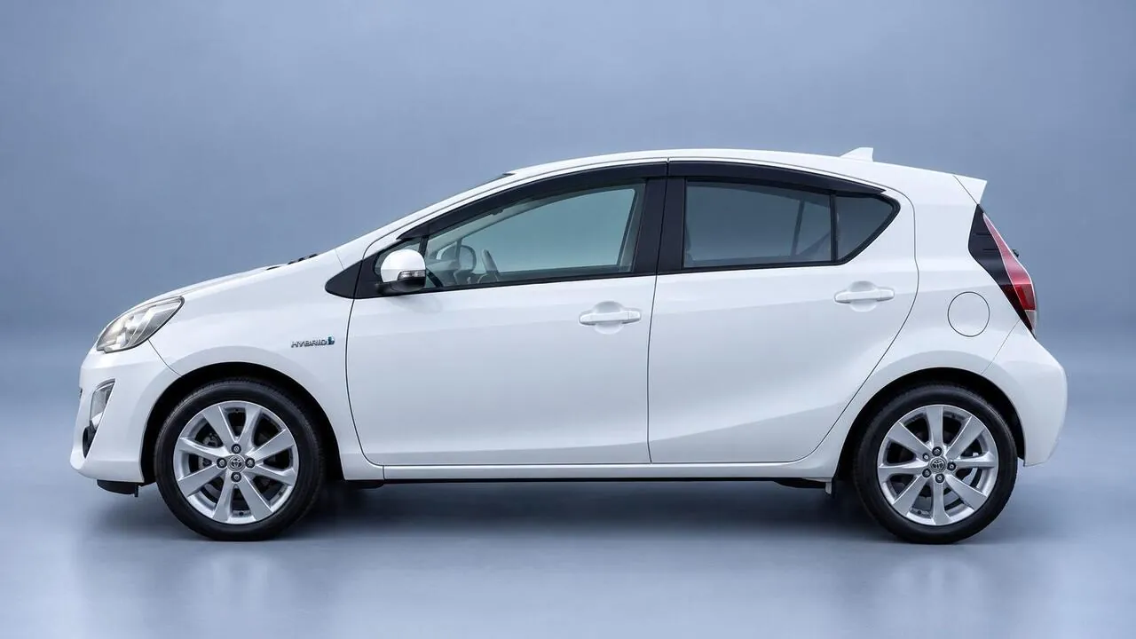 Toyota Aqua 2015 photo 3