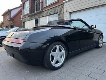 Alfa Romeo Spider 1995 photo 2