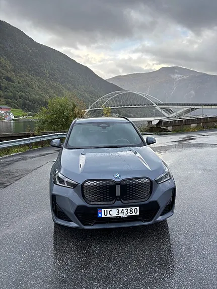 BMW Ix1 2025 photo 2