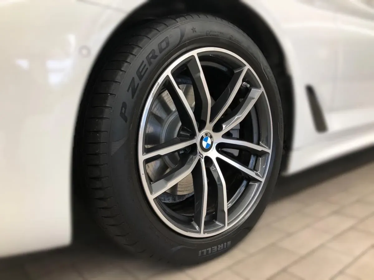 BMW 5 Series 2021 photo 2