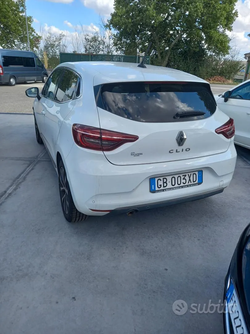 Renault Clio 2019 photo 2